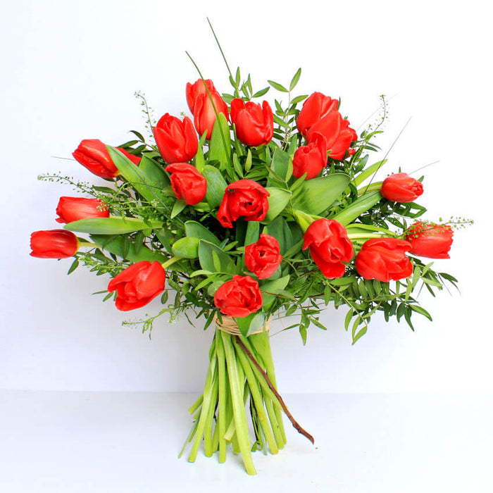 RED TULIPS BOUQUET